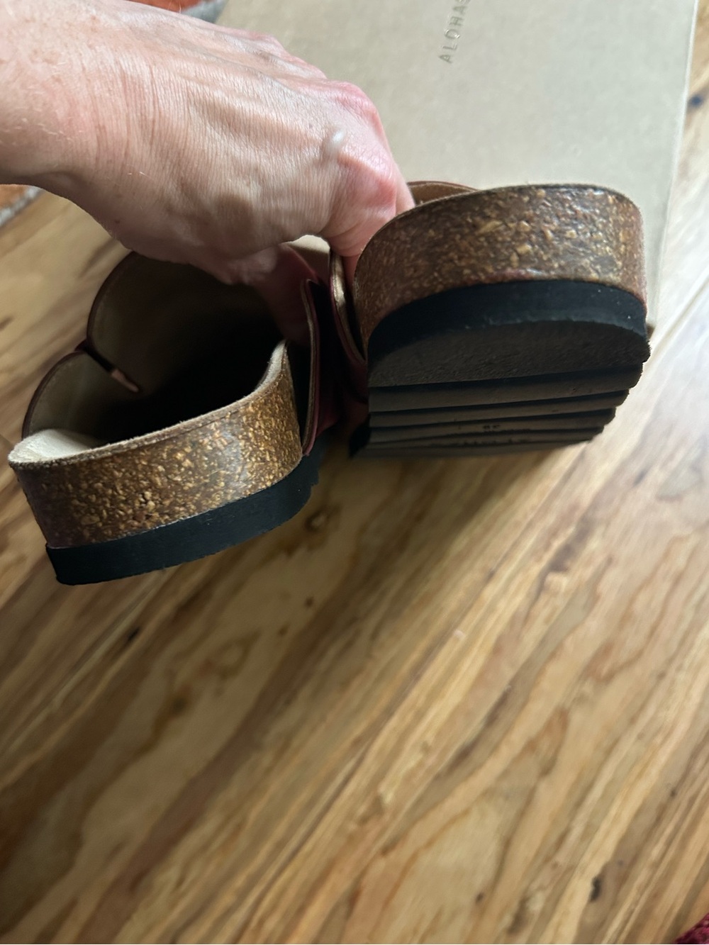 Alohas fireside chain mules - Picture 6 of 9